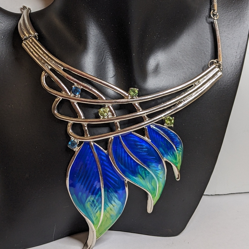 NWOT Silver Tone Enamel Ombre Blue Green Leaf Statement Necklace‎